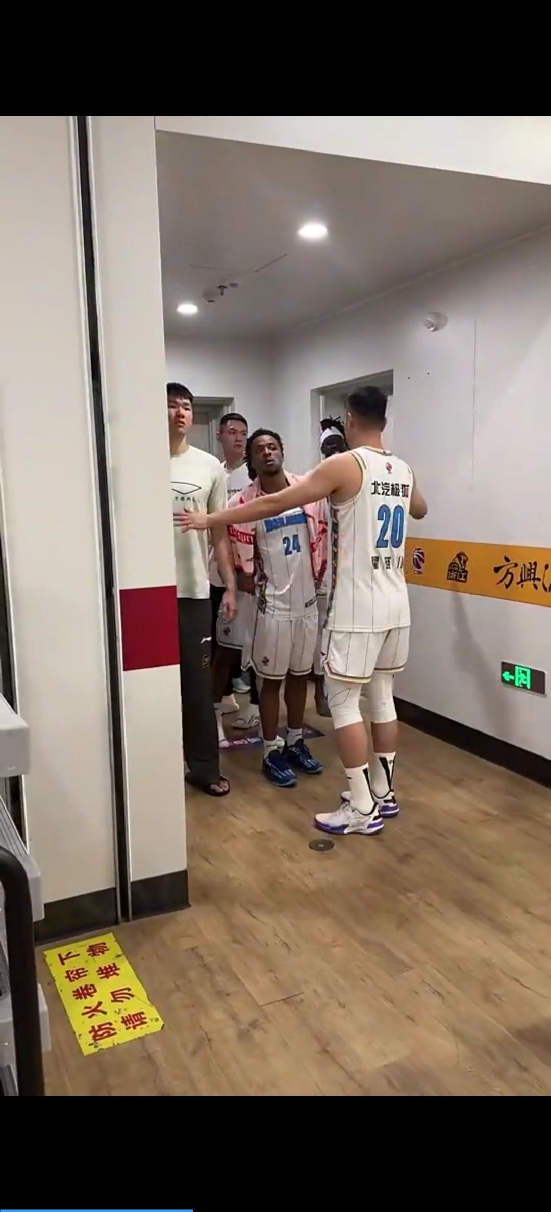 米兰体育官网-包含CBA季后赛赛前走向成谜，印第安纳步行者迎来里程碑，话题不断，训练强度明显提升的词条